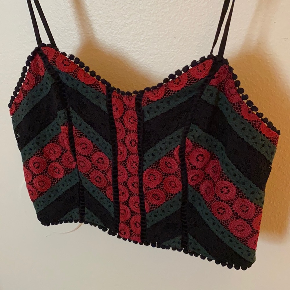 Crop top, tank top, with fully adjustable straps